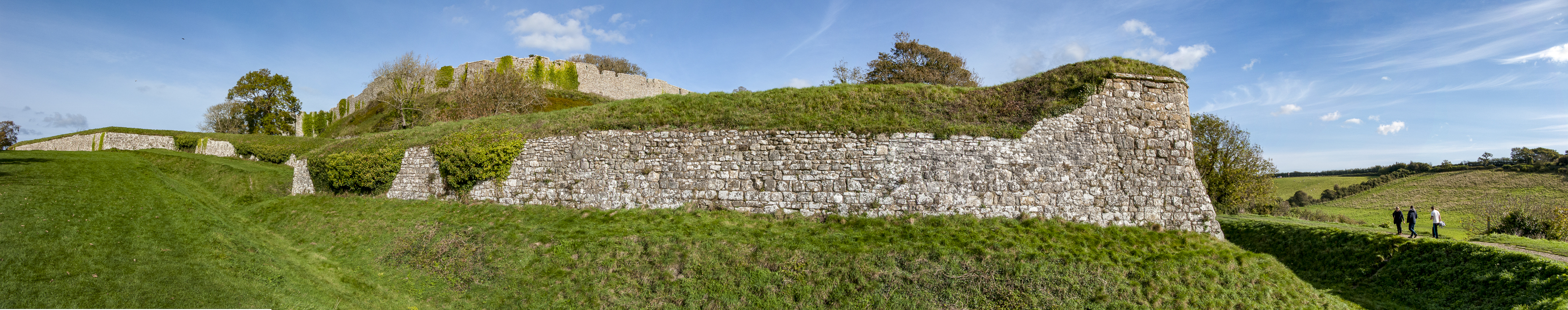 Carisbrooke_Castle_Panorama_3C.jpg